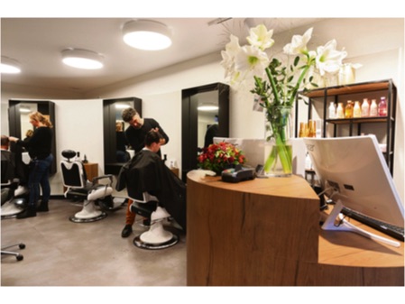 Vernieuwde salon Kapper Sjoerd in Edam straalt warmte uit!